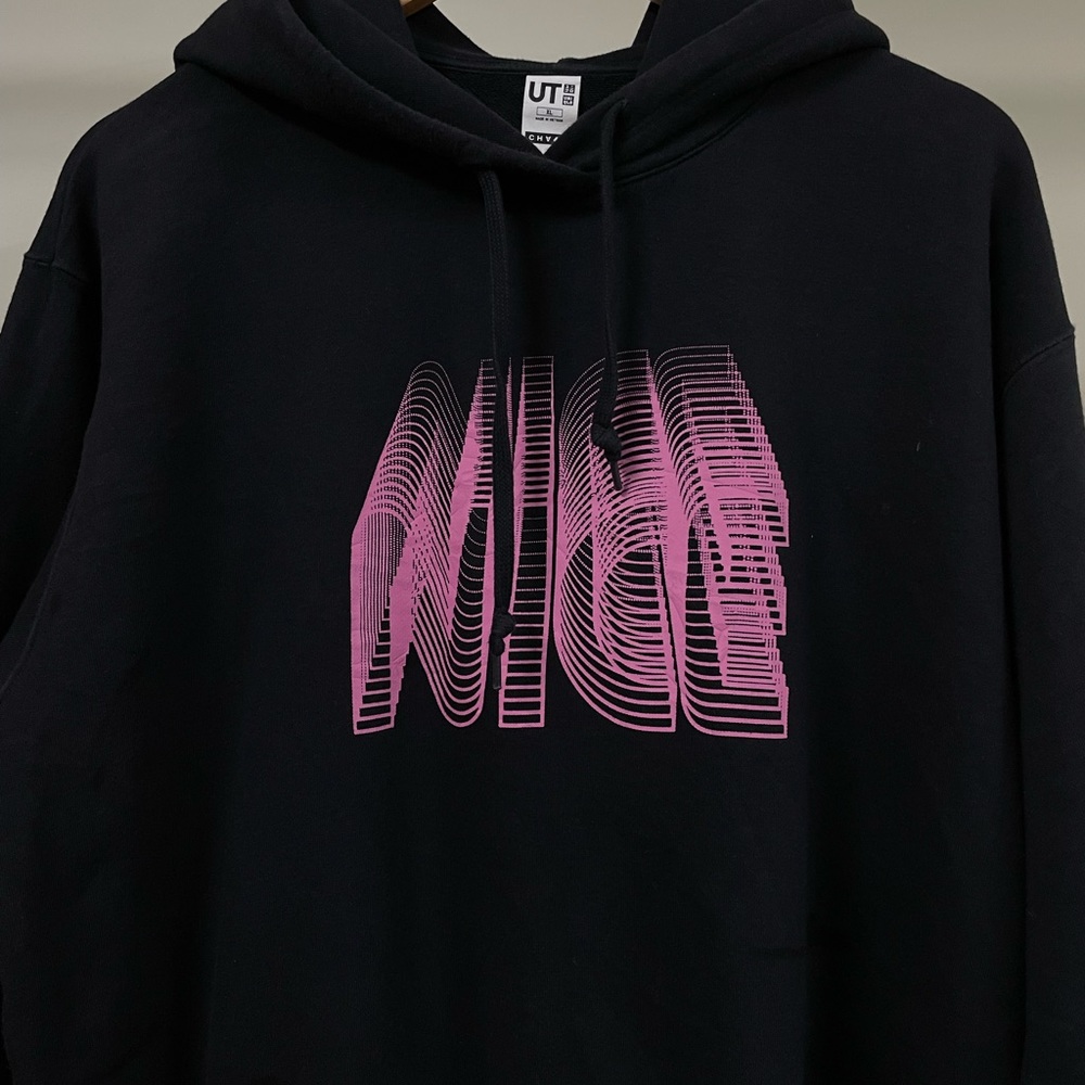 UNIQLO AUTHENTIC NICE GRAPHIC BLACK HOODIE FOR MEN’S & WOMEN’S - Picture 2 of 4